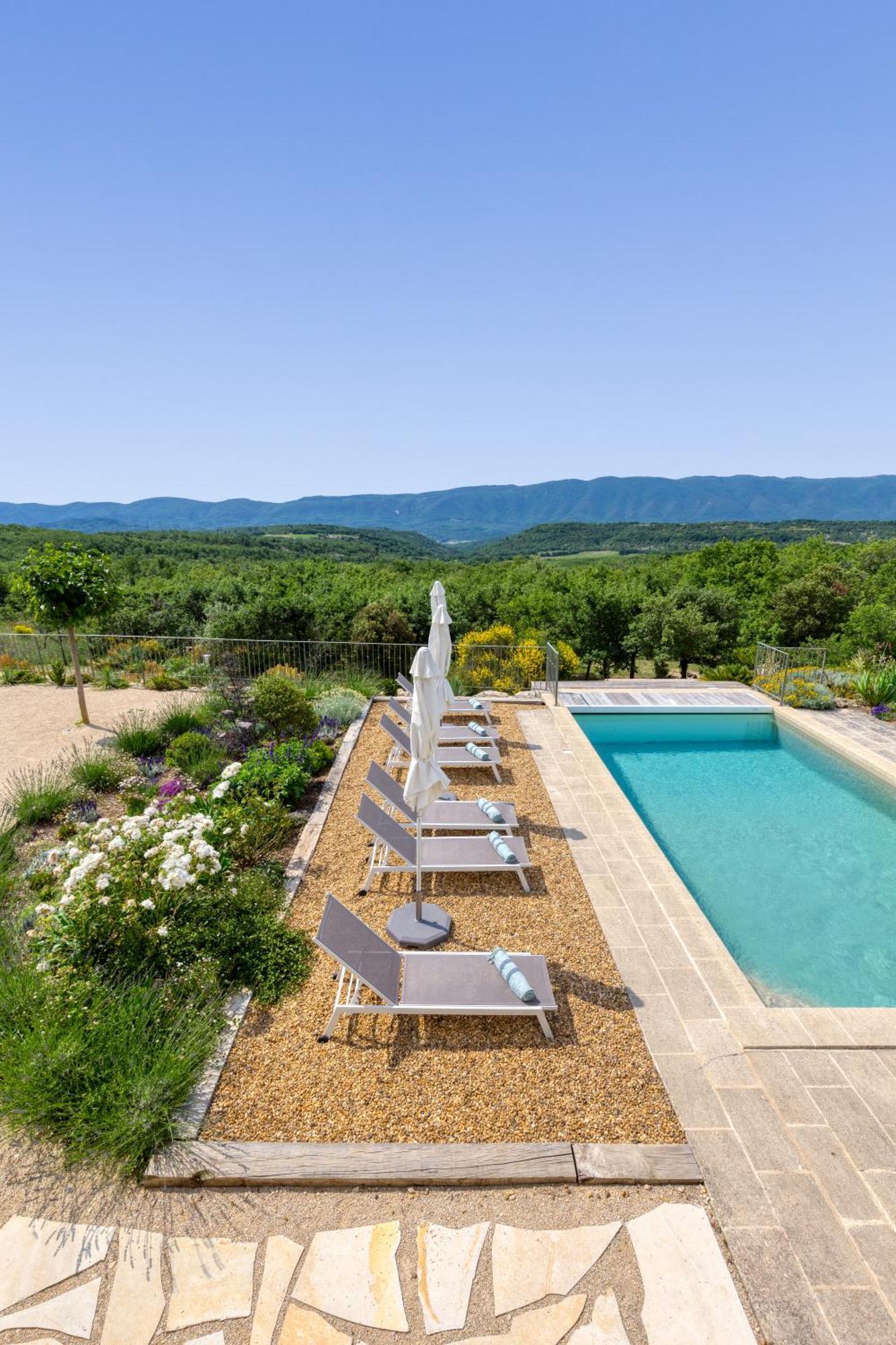 Bastide De Viens - Vue Luberon, Piscine Chauffee, Boulodrome Villa Exterior photo