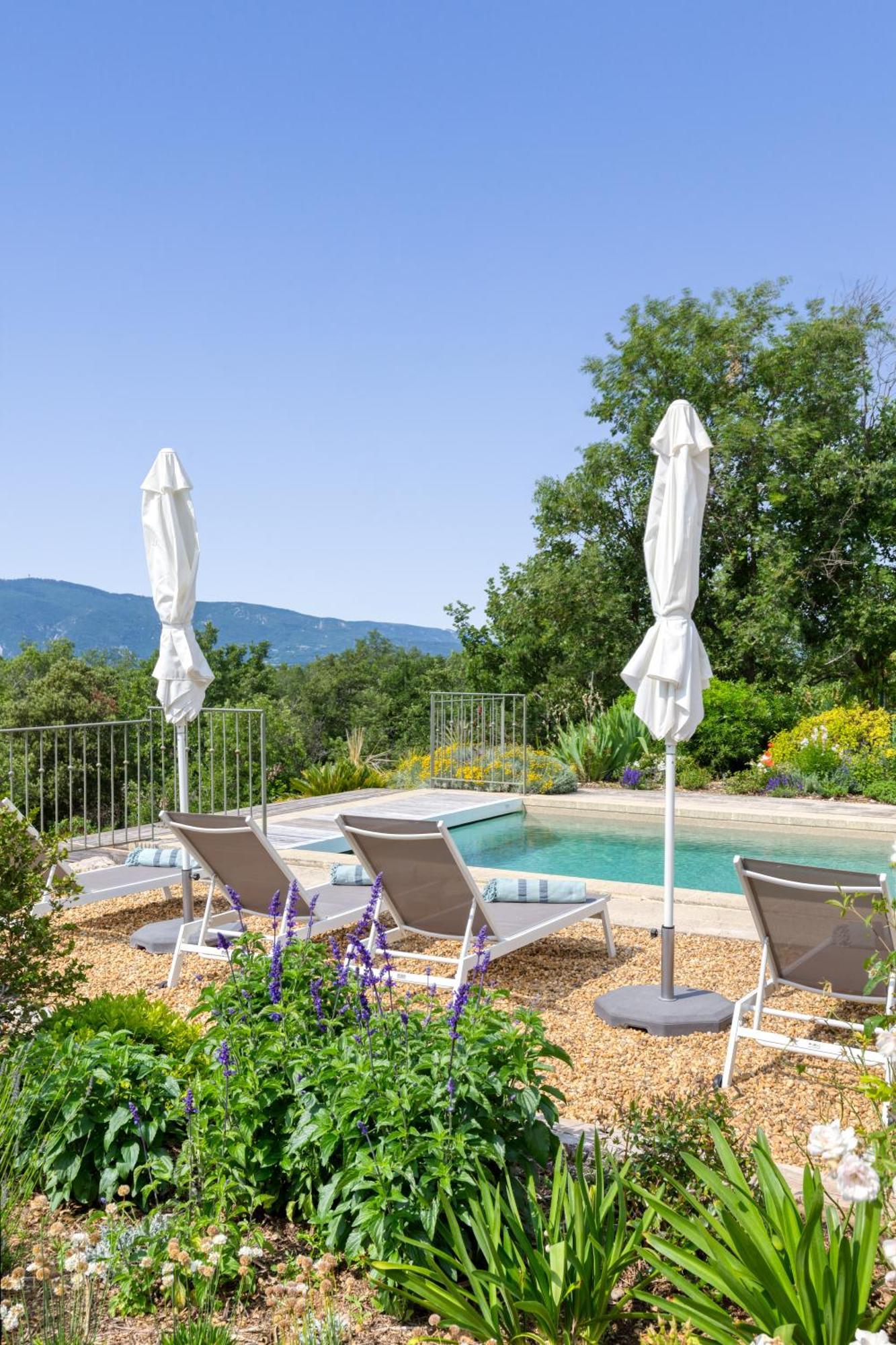 Bastide De Viens - Vue Luberon, Piscine Chauffee, Boulodrome Villa Exterior photo